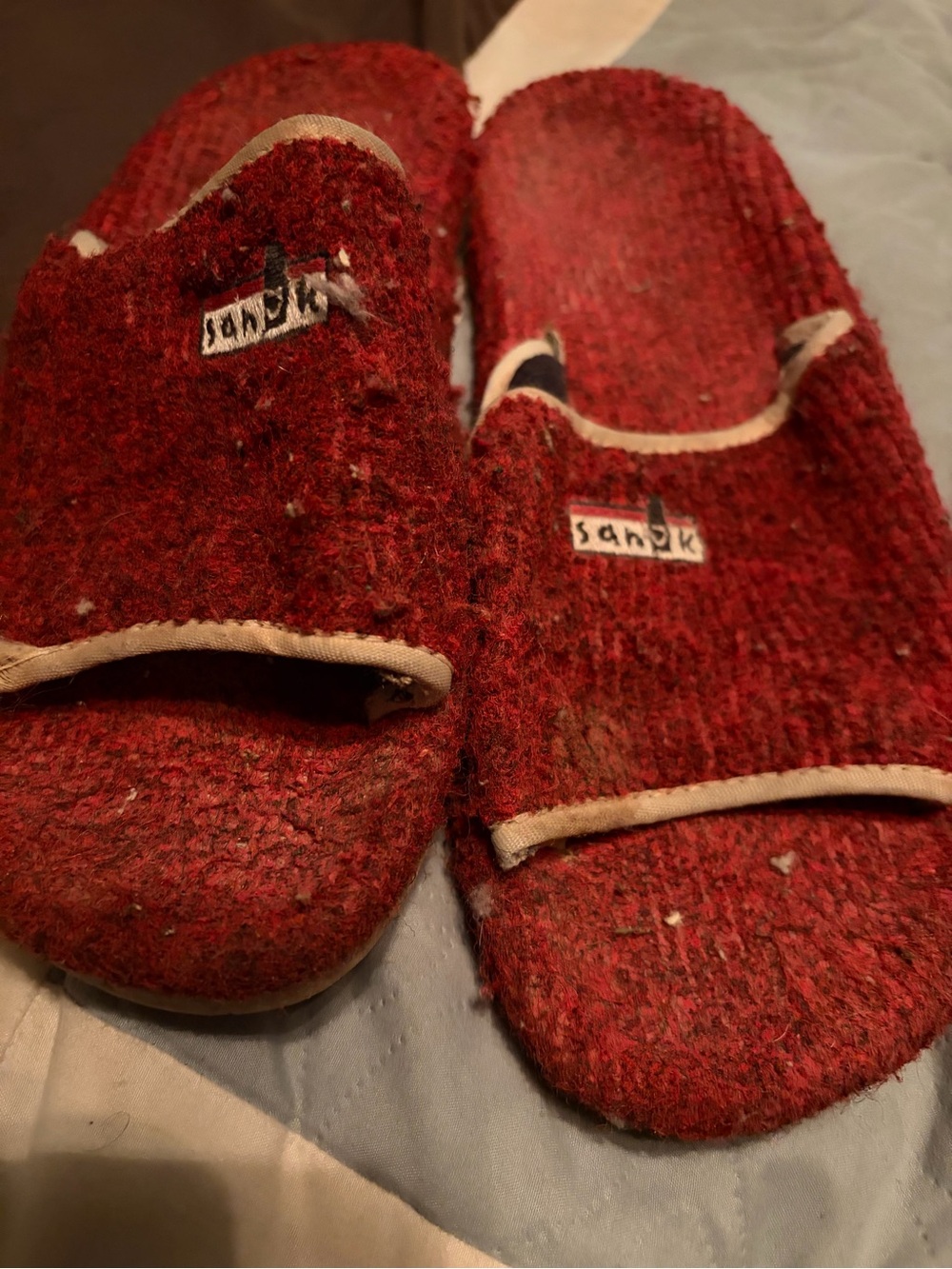 VINTAGE (1996) Sanuk Red Carpet Slides size 10.5 - Picture 1 of 6